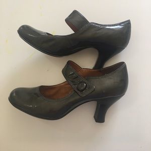 Wide Width SOFFT Vintage style Mary Janes